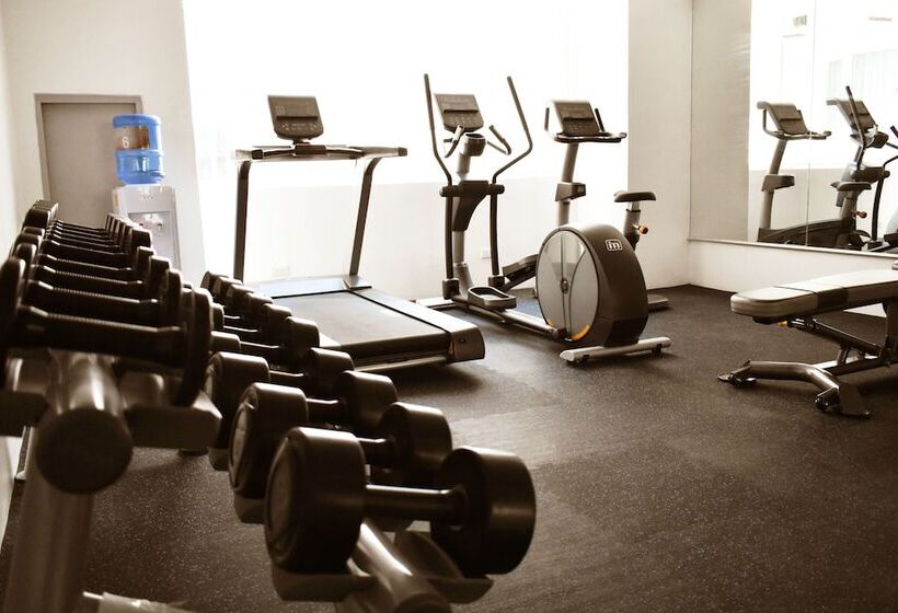 One Central Hotel & Suites