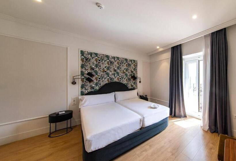 هتل Soho Boutique Opera