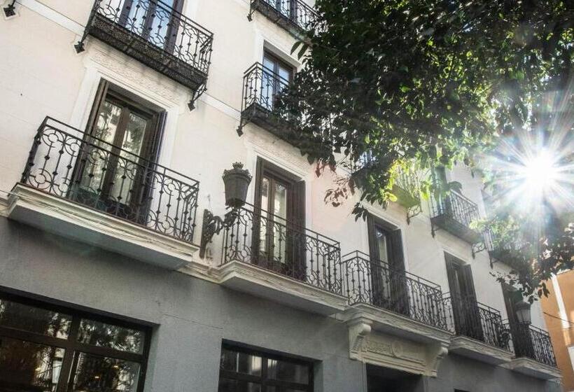 هتل Soho Boutique Opera