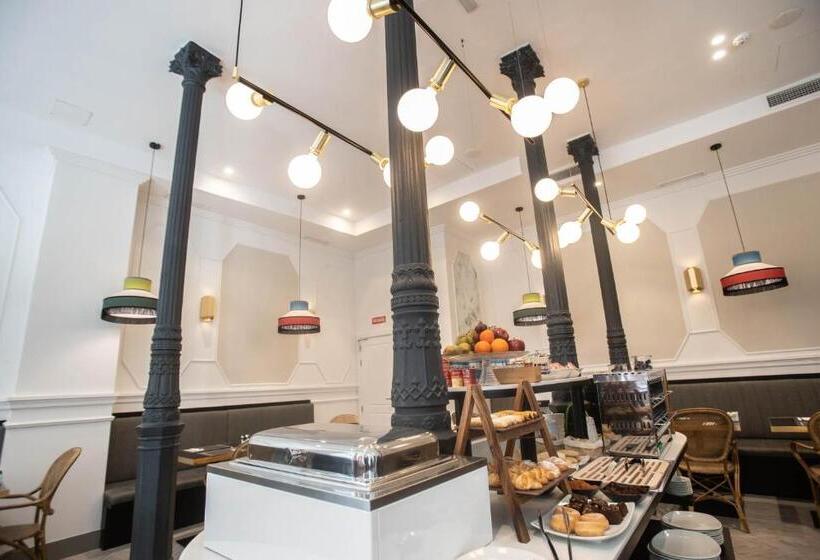 هتل Soho Boutique Opera