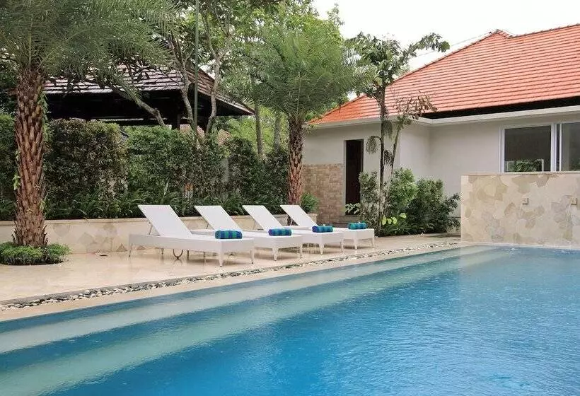 Hotelli Tapa Tepi Kali Canggu