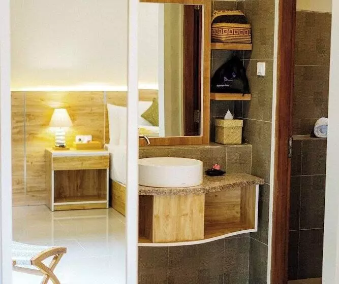 Hotelli Tapa Tepi Kali Canggu