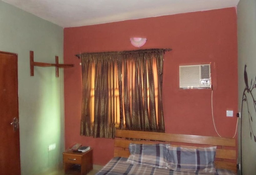 پانسیون Dc Bar & Suites