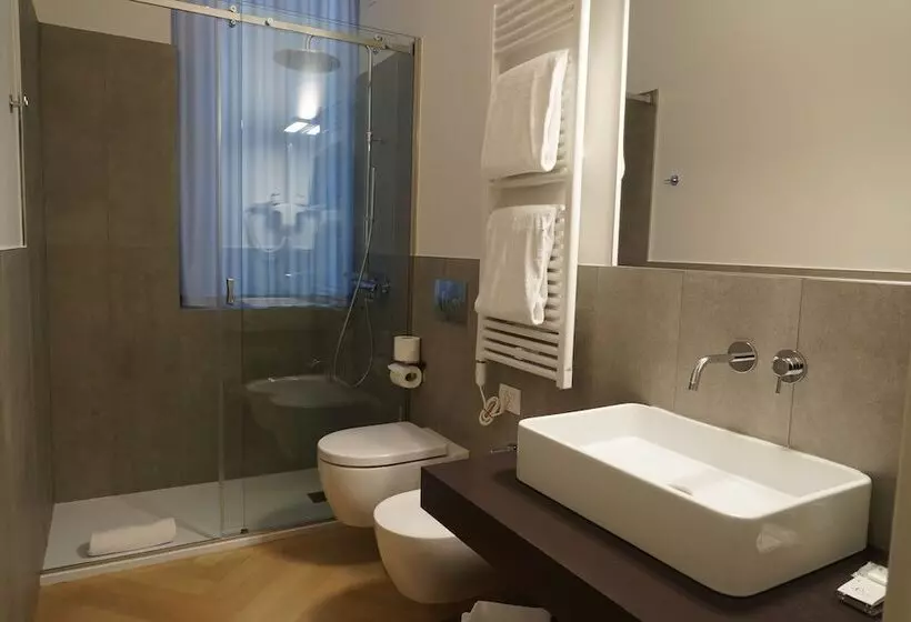 Hotelli Bergamo Inn 43