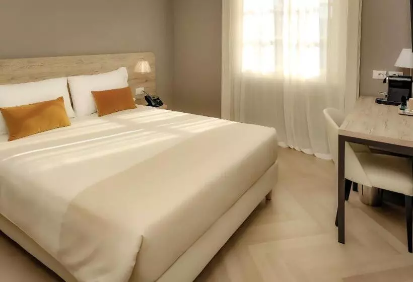 Hotelli Bergamo Inn 43