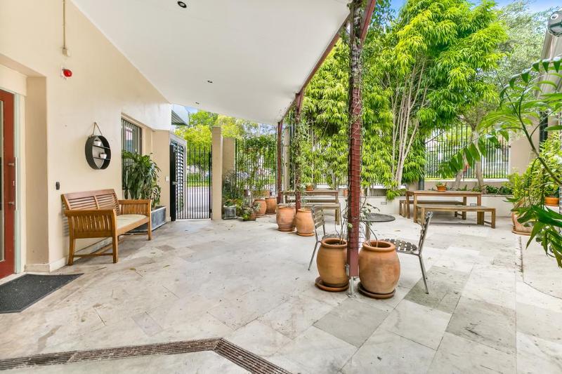 ホテル Excelsior Serviced Apartments