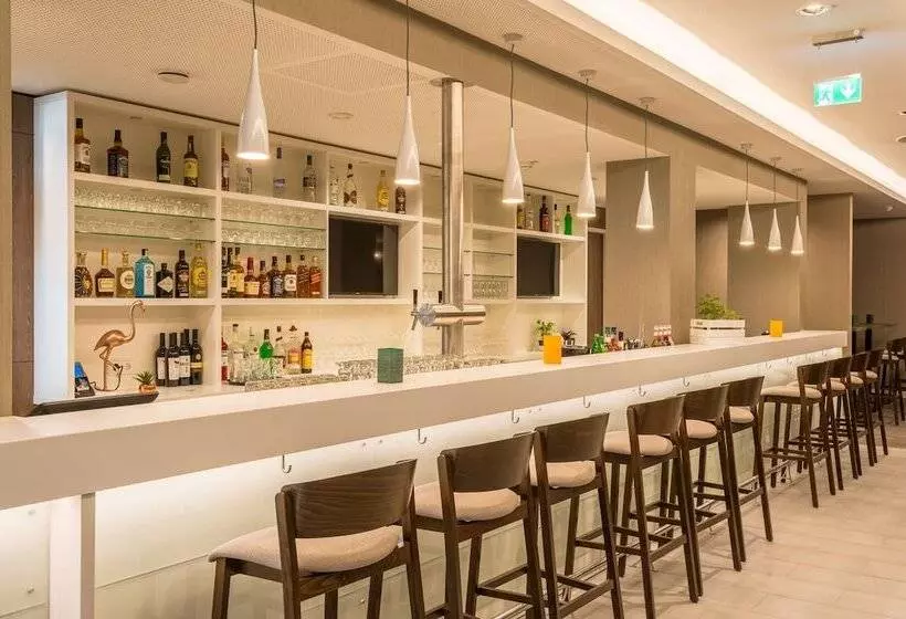 هتل Hampton By Hilton Munich City West