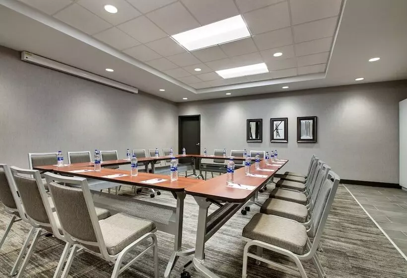 ホテル Hyatt Place Iowa City Downtown