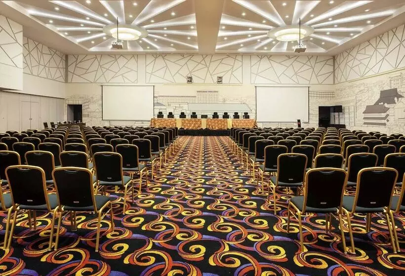 هتل Ibis Pontianak City Center