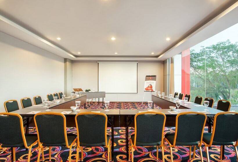 هتل Ibis Pontianak City Center