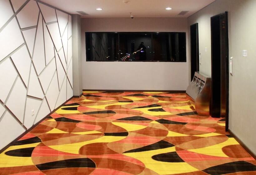 هتل Ibis Pontianak City Center