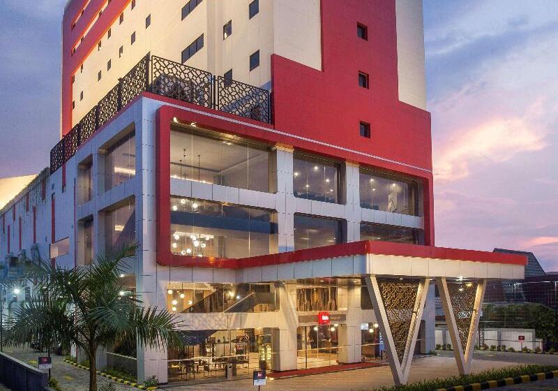 هتل Ibis Pontianak City Center