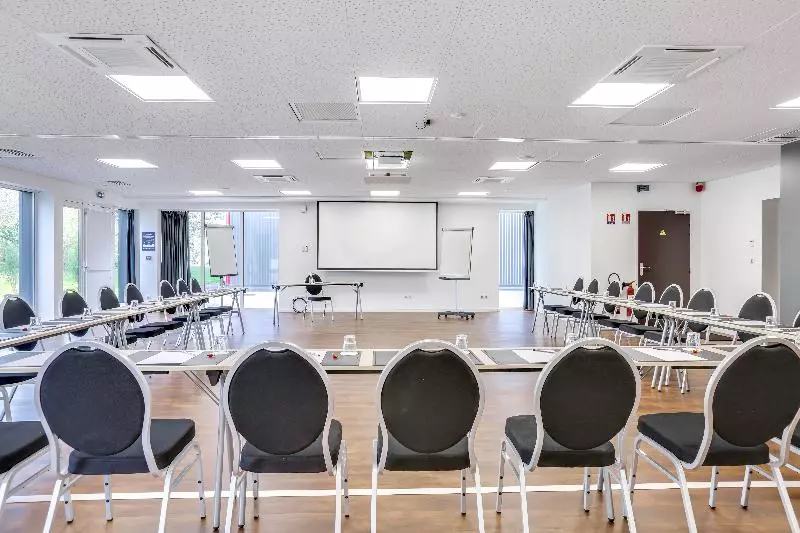 ホテル The Originals City, Hôtel Caen Mémorial