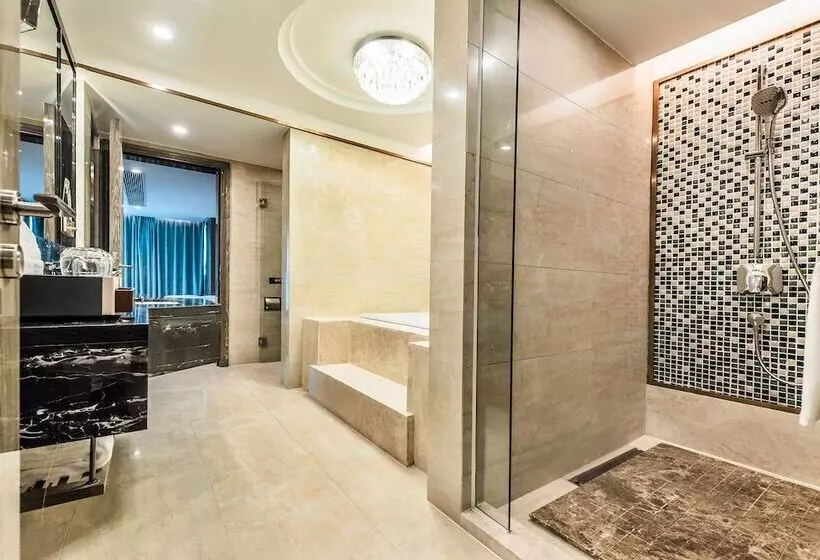 Hotel Mercure Chongqing Downtown