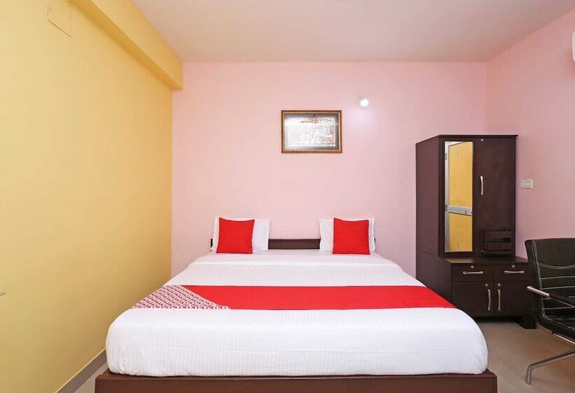 فندق Oyo 10493 Near Patia