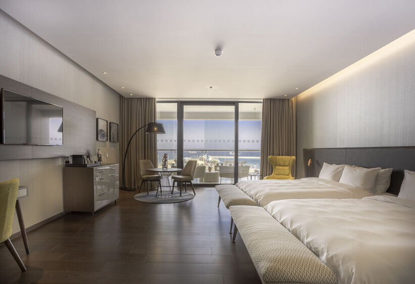 Radisson Blu Hotel, Larnaca