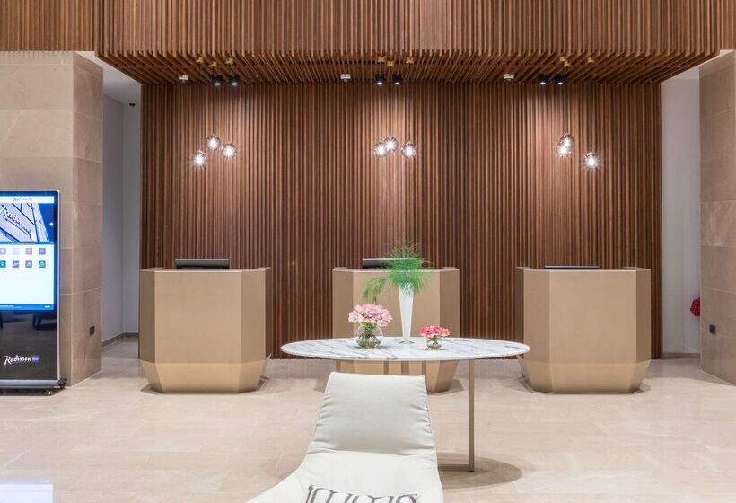 Radisson Blu Hotel, Larnaca