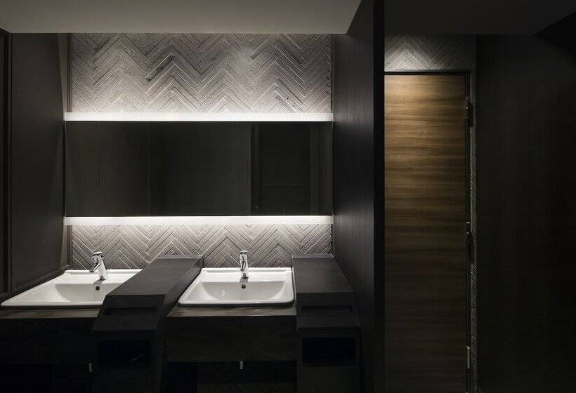 בית מלון כפרי The Flag Shinsaibashi