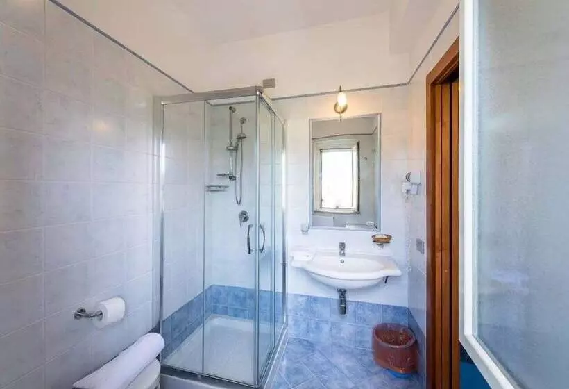 هتل Albergo Villa A Mare