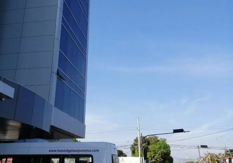 ホテル City Plaza  & Suites