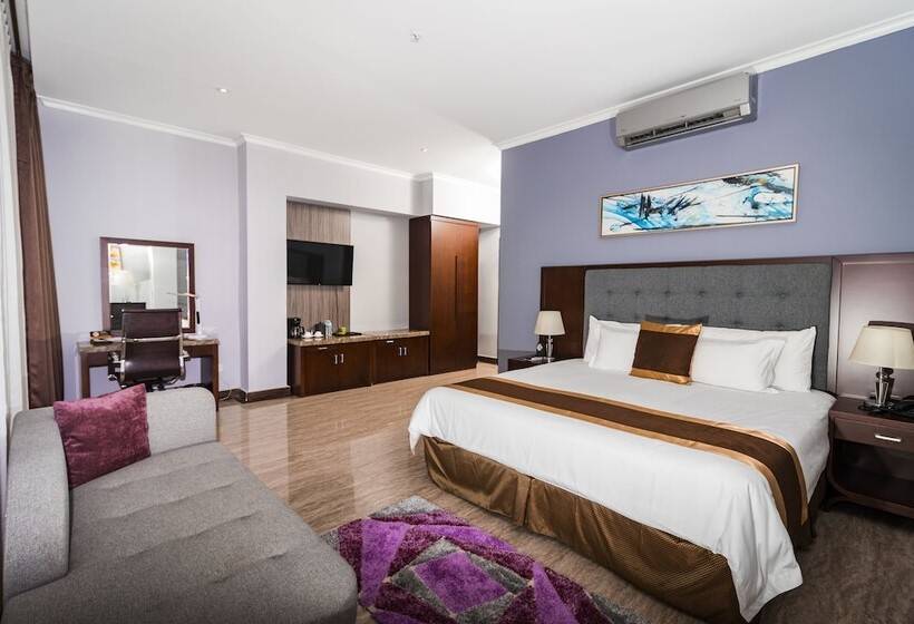 בית מלון כפרי City Plaza  & Suites