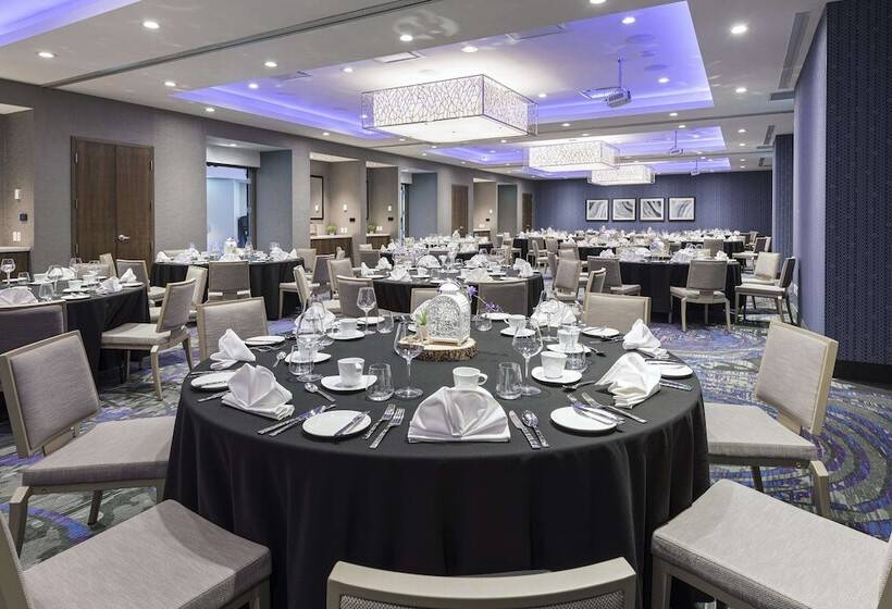 فندق Hilton Garden Inn Ottawa Downtown