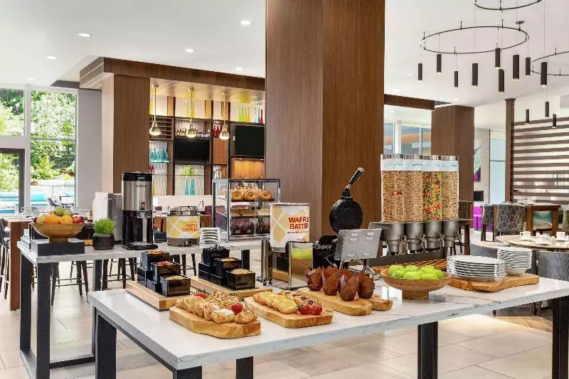 هتل Hilton Garden Inn Seattle Airport