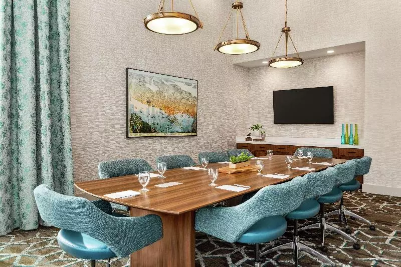 هتل Hilton Garden Inn Seattle Airport
