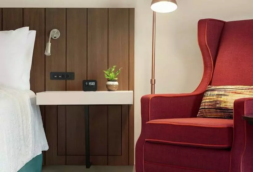 هتل Hilton Garden Inn Seattle Airport