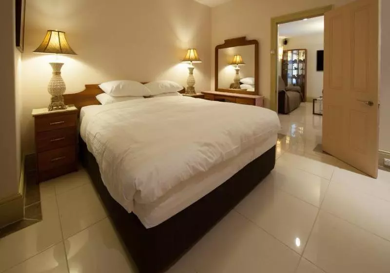 هتل Hopkins Manor