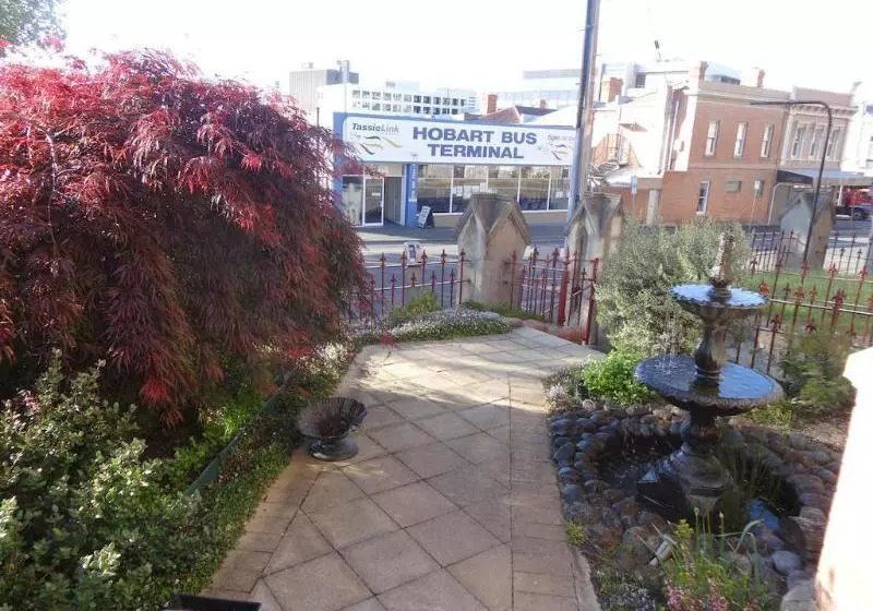 هتل Hopkins Manor