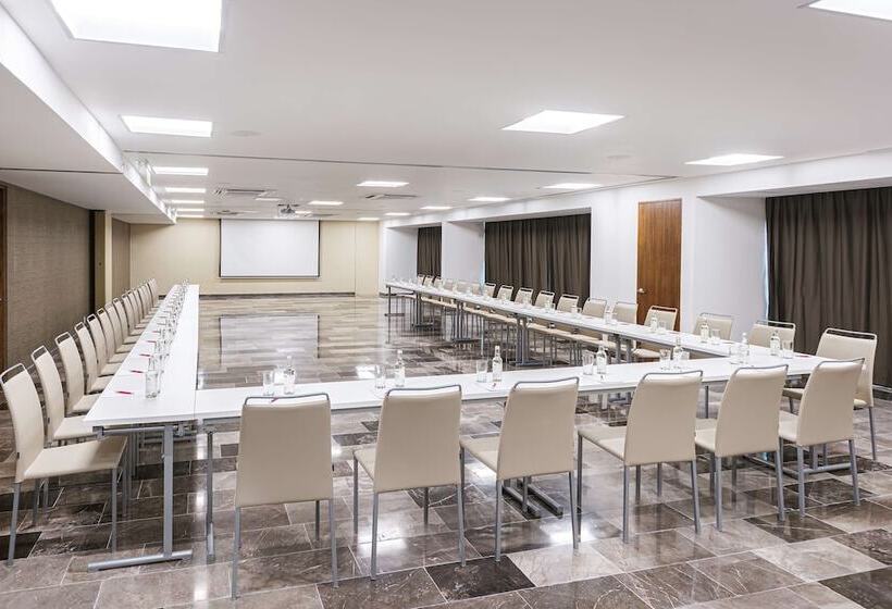 Отель NH Collection Merida Paseo Montejo