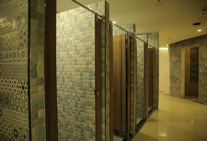 هتل Triumph Luxury