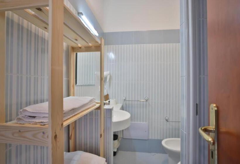 בית מלון כפרי Villaggio Selene Mare