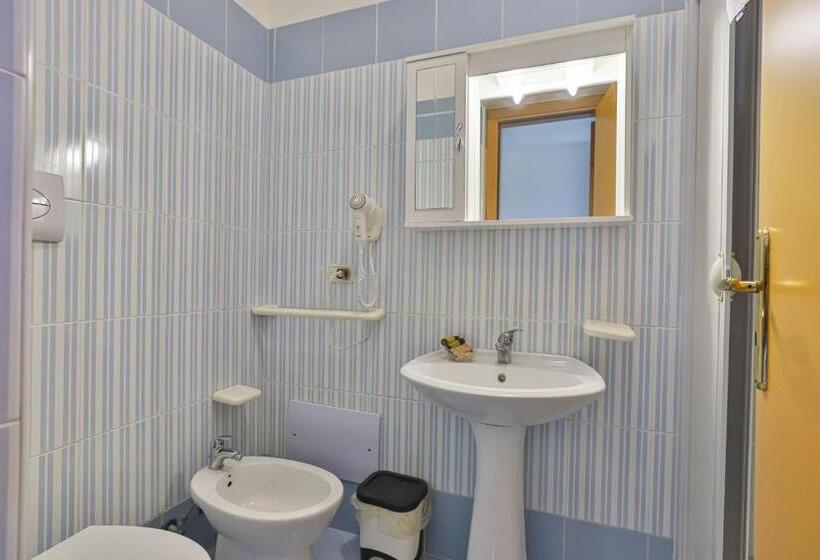 בית מלון כפרי Villaggio Selene Mare