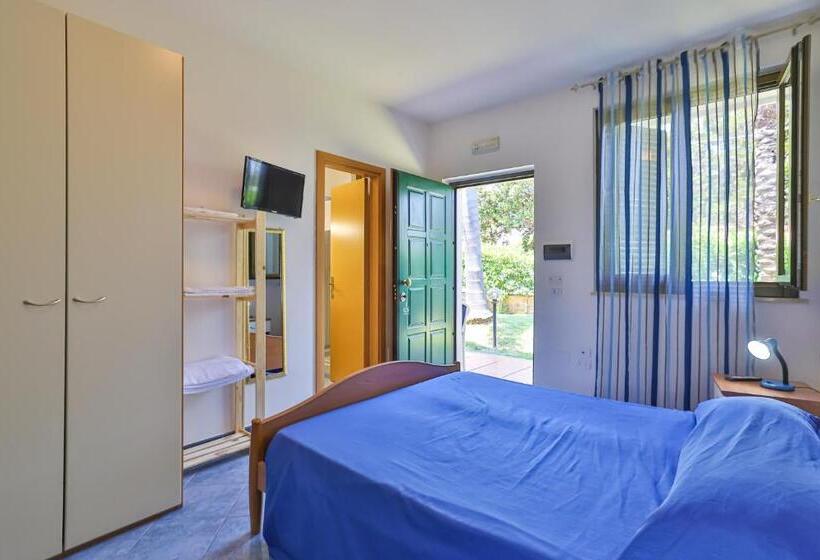 בית מלון כפרי Villaggio Selene Mare