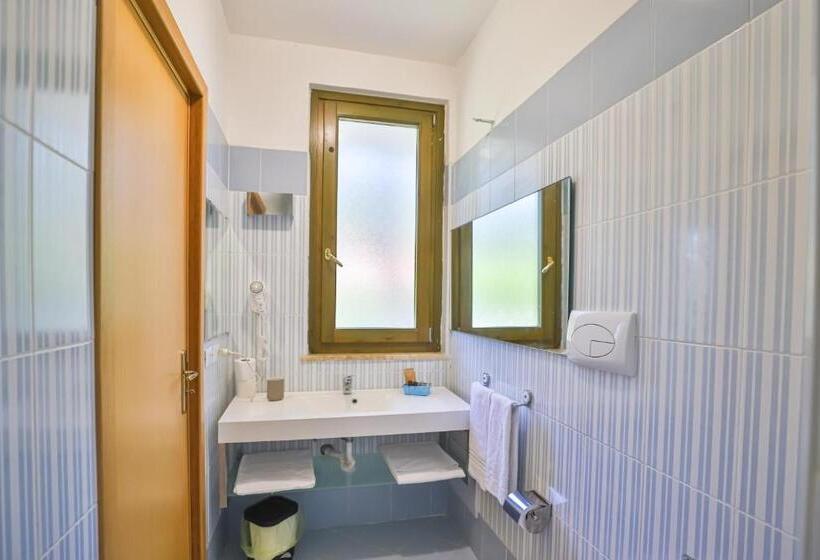 בית מלון כפרי Villaggio Selene Mare