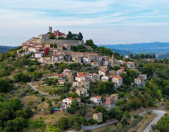 Winery & Design Hotel Roxanich