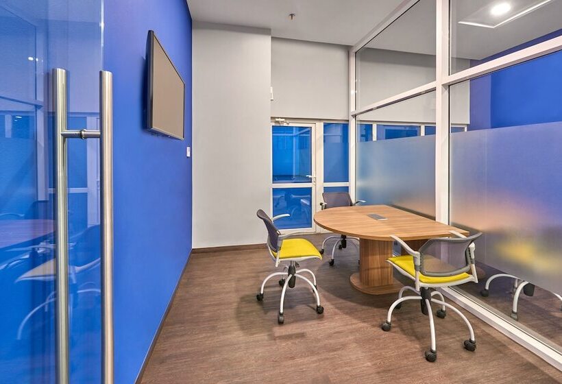 Отель City Express By Marriott Ciudad De México La Villa