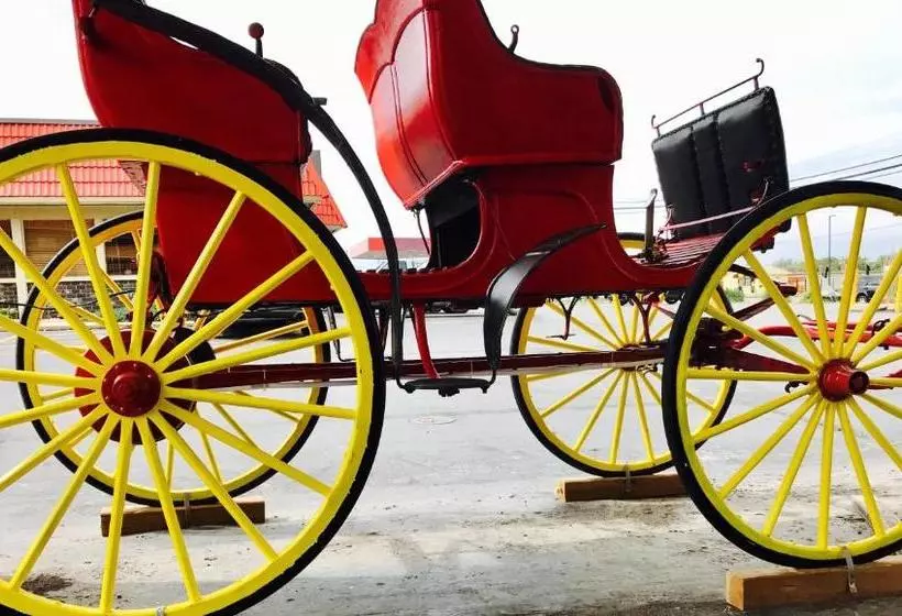 هتل Extended Red Coach El Dorado