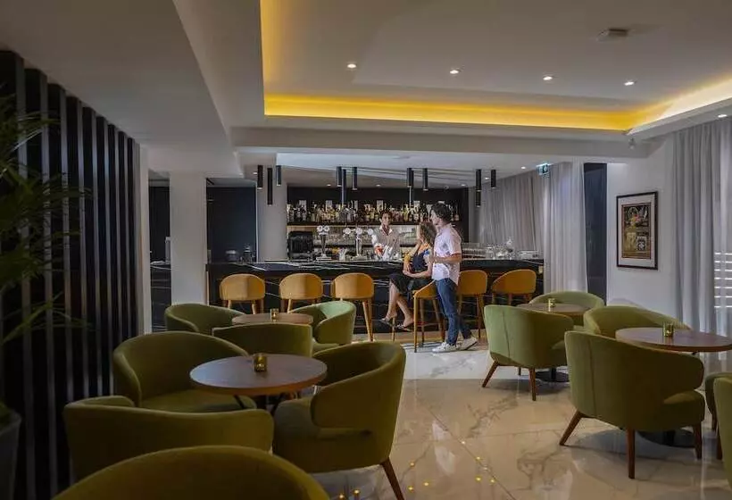 Leonardo Crystal Cove Hotel & Spa – Adults Only