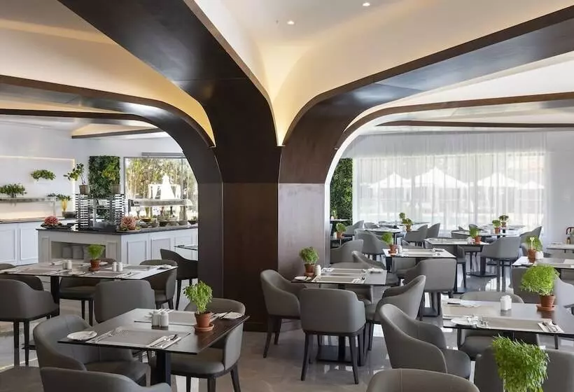 Leonardo Crystal Cove Hotel & Spa – Adults Only