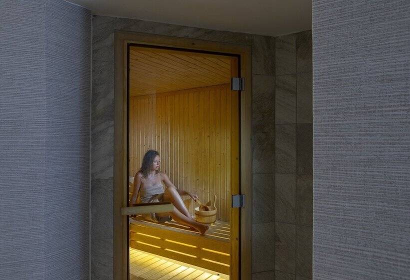 Leonardo Crystal Cove Hotel & Spa – Adults Only