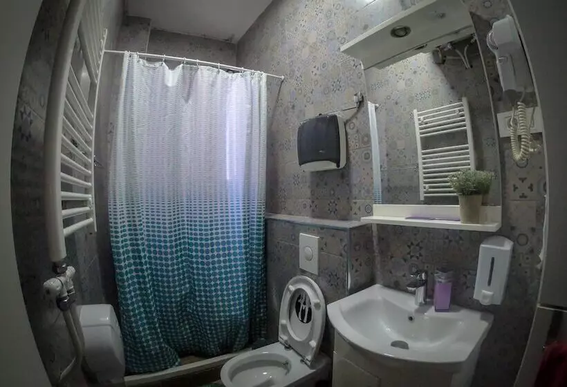هتل Prishtina Center Hostel