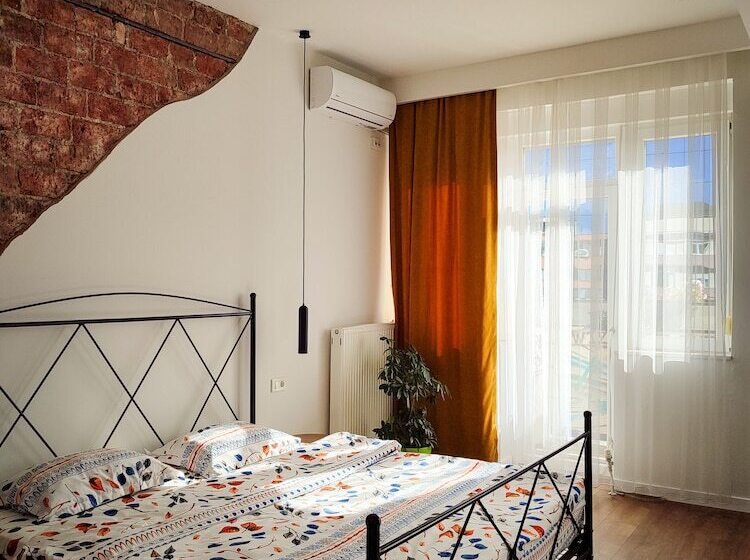 هتل Prishtina Center Hostel