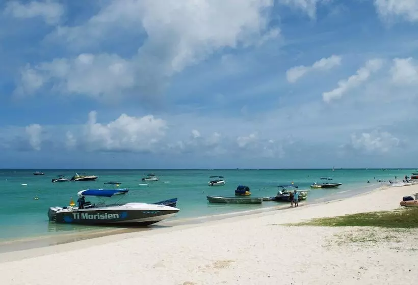 O Biches By Horizon Holidays