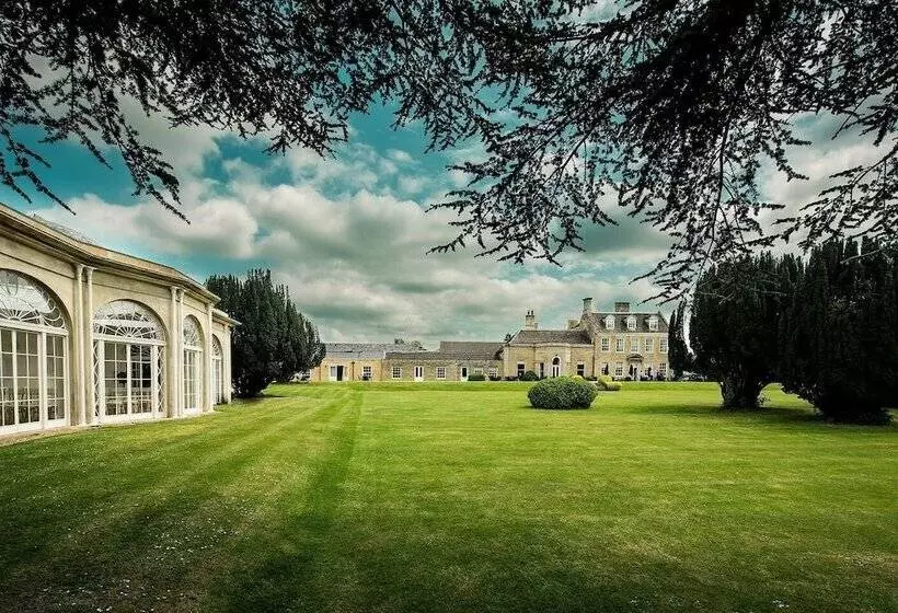 هتل Barton Hall  & Spa