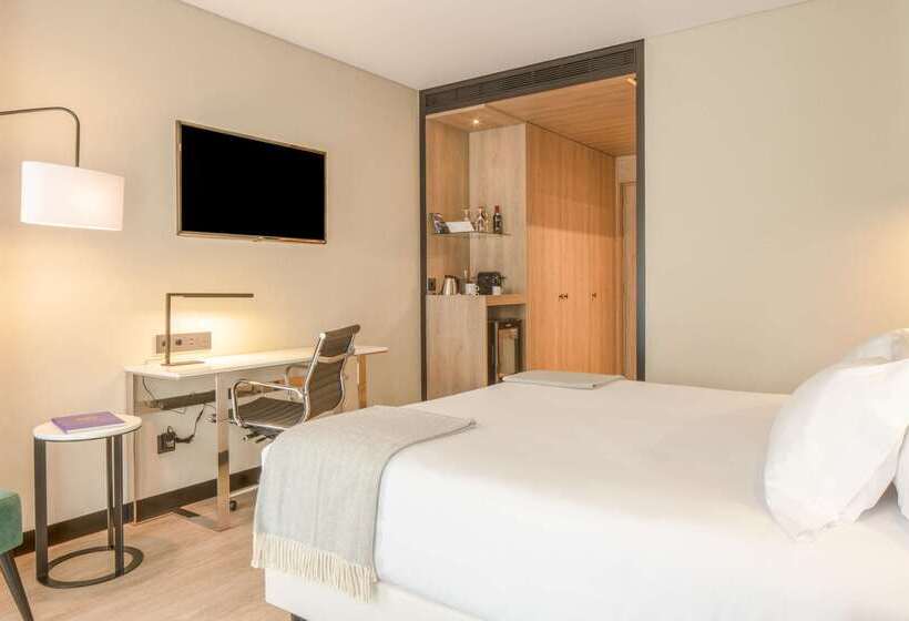 هتل NH Porto Jardim