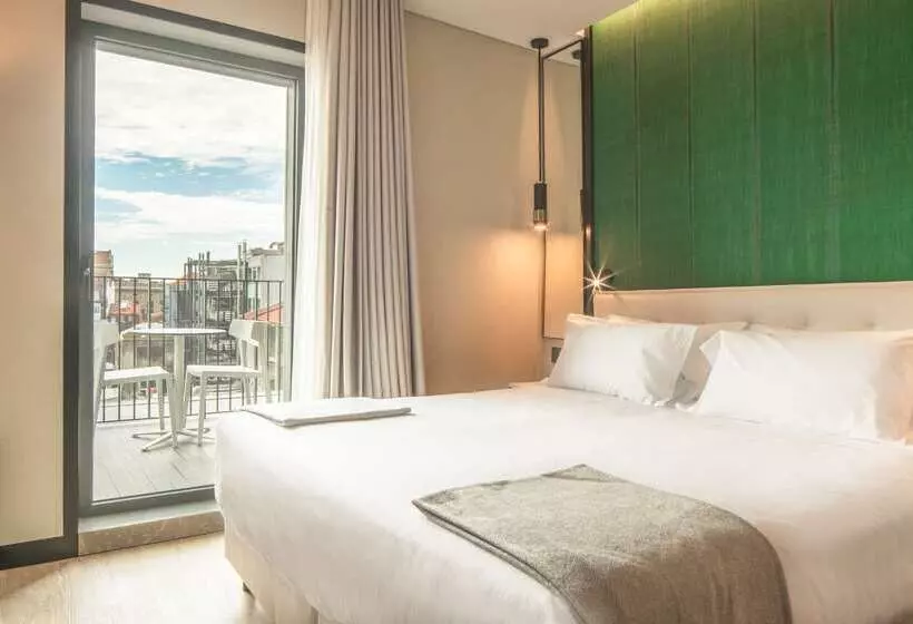 هتل NH Porto Jardim