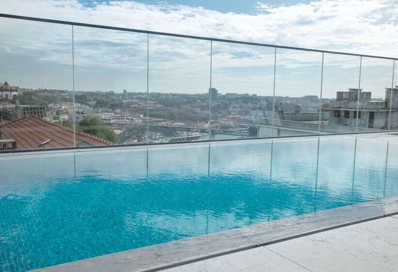 هتل NH Porto Jardim